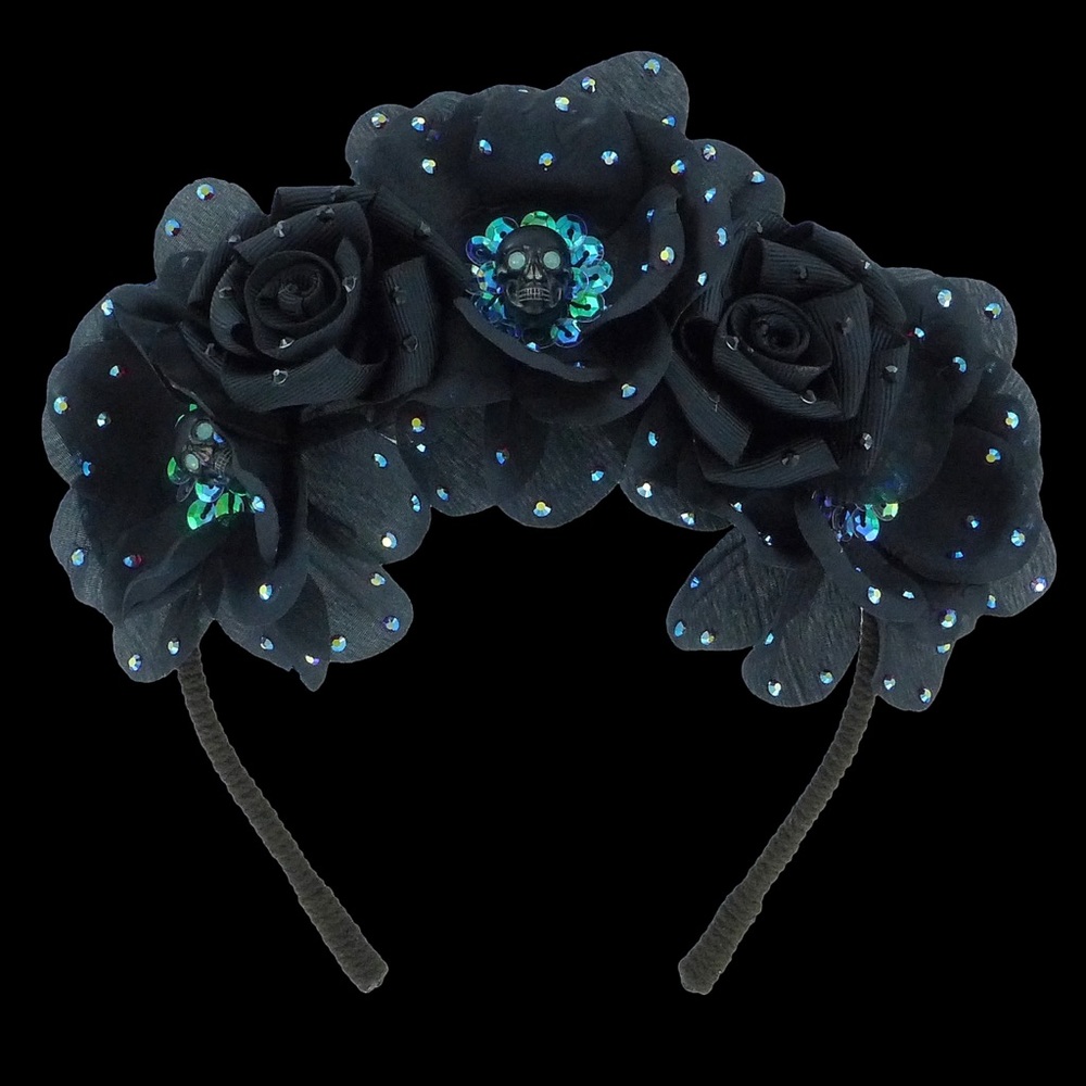 ⭐️ISO: Tarina Tarantino Flower Crown⭐️